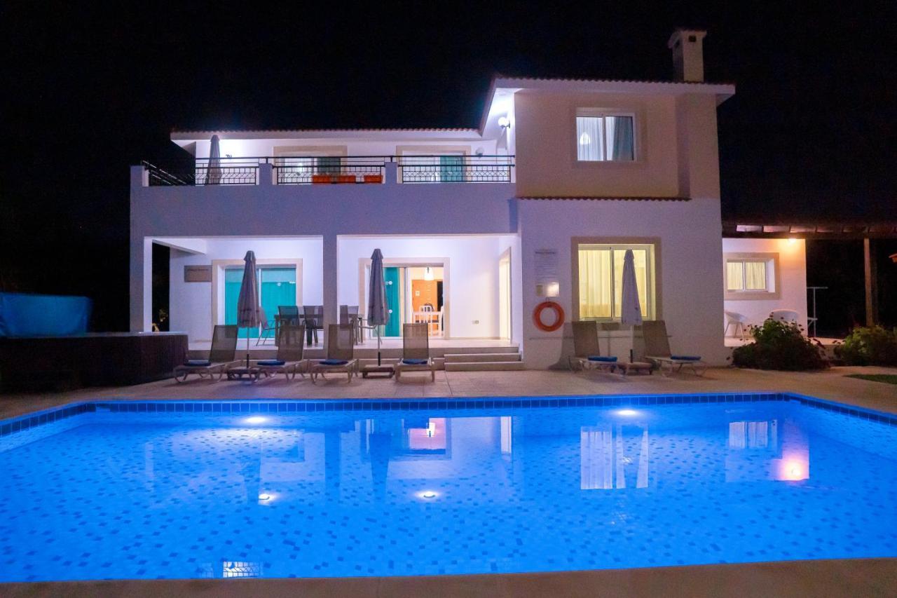 Bella Katerina By Prestige Bookings Coral Bay Extérieur photo