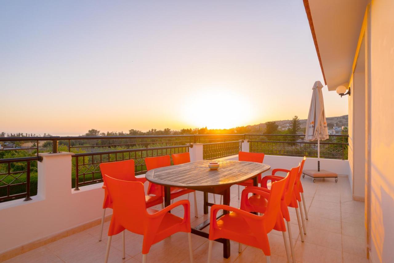Bella Katerina By Prestige Bookings Coral Bay Extérieur photo
